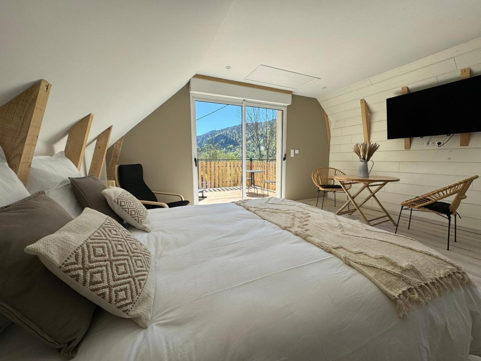 La Puy Mary Bed & Breakfast Le Falgoux Exterior foto