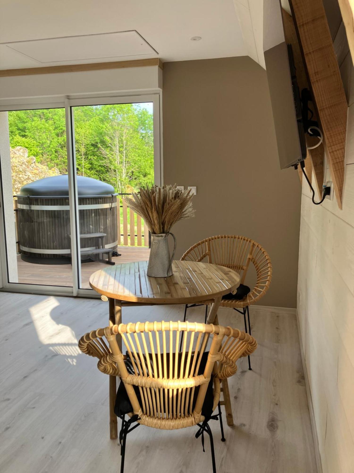 La Puy Mary Bed & Breakfast Le Falgoux Exterior foto